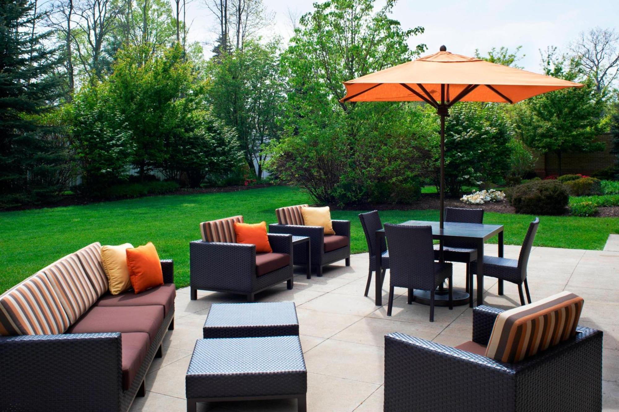 Courtyard Cleveland Airport South Hotel Middleburg Heights Eksteriør billede
